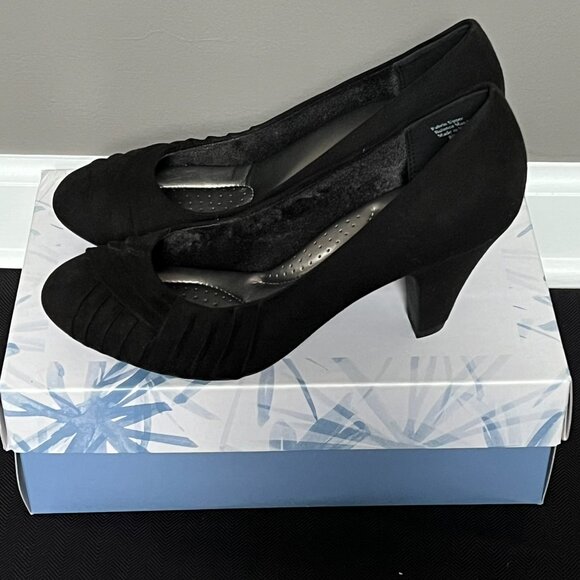 Abella Black Suede Pumps (New with Box) – Size 8.5 - Picture 3 of 7